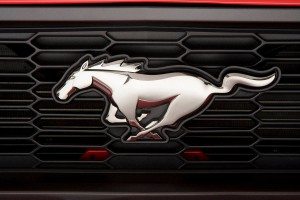 2013-Ford-Mustang-running-horse-logo