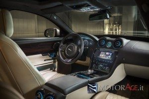 Jag_XJ_Portfolio_Interior_06