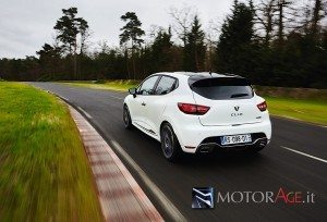 Renault-Clio-R.S.-220-EDC-Trophy-02