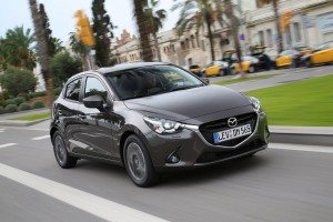 mazda2_2015_action_25_screen