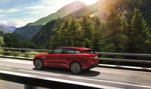 Jag_FPACE_RSport_Location_Image_140915_03_LowRes copia
