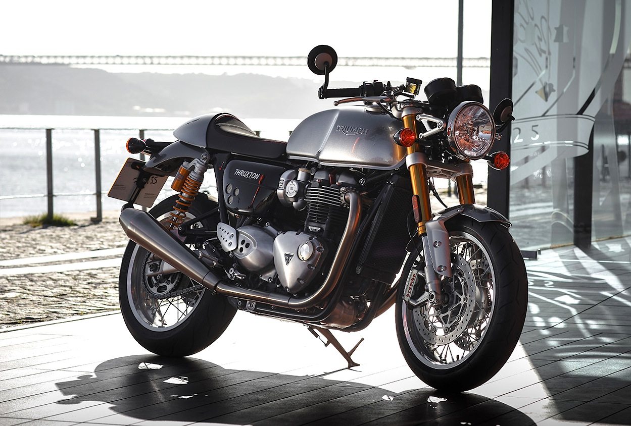 Triumph Thruxton R Classica e contemporanea
