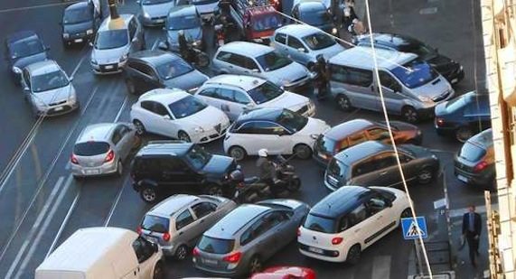 roma-traffic-griping-in-rome