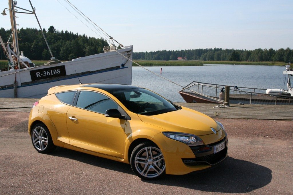 04-Renault-Megane_RS-2010