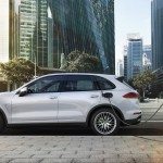 Porsche-Cayenne-parigi-2014