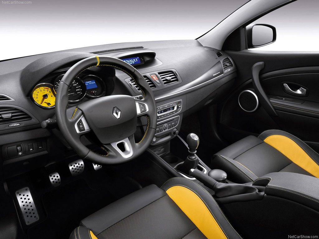 06-Renault-Megane_RS-2010