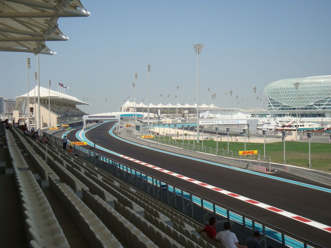 Яс н. Трасса формулы 1 в Абу Даби. Гран при Абу Даби 2022.