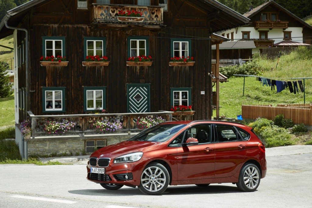 10-BMW Active Tourer-2015.