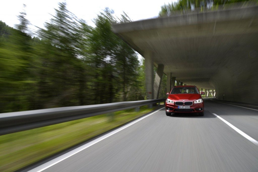 12-BMW Active Tourer-2015.