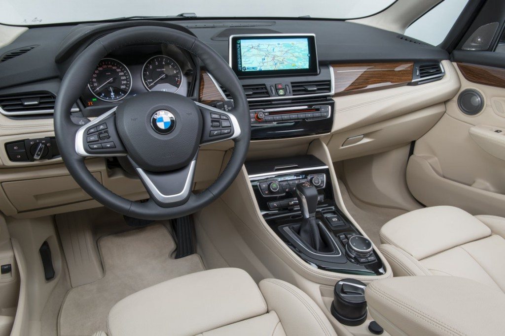 13-BMW Active Tourer-2015.
