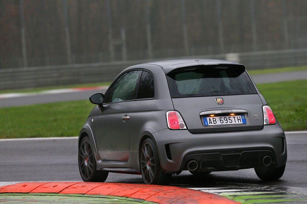 141202_Abarth_695-biposto_30