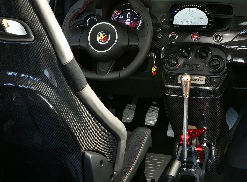 141202_Abarth_695-biposto_43