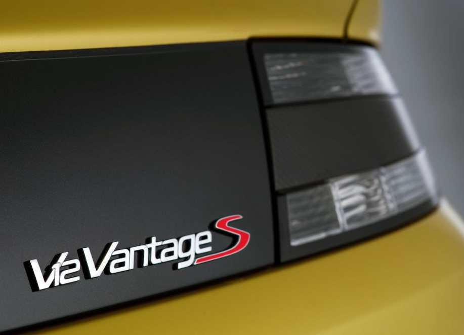 Aston-Martin-V12-Vantage