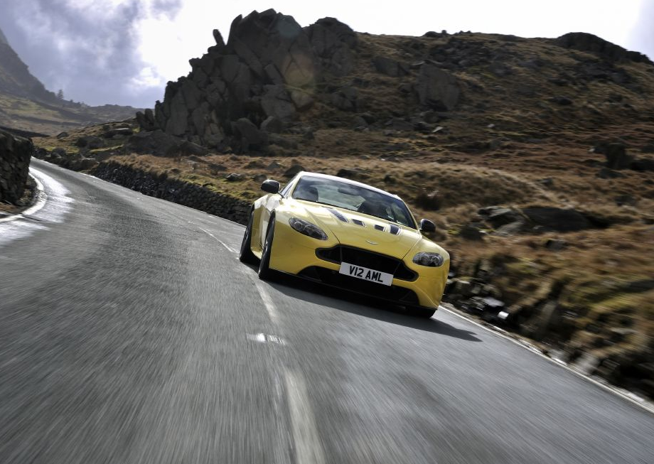 Aston-Martin-V12-Vantage