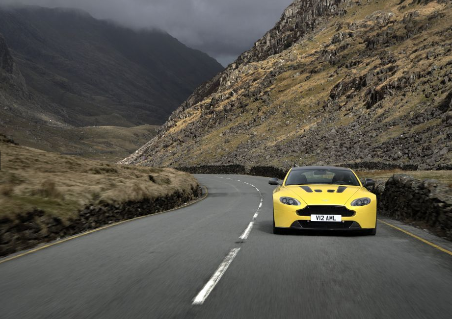 Aston-Martin-V12-Vantage