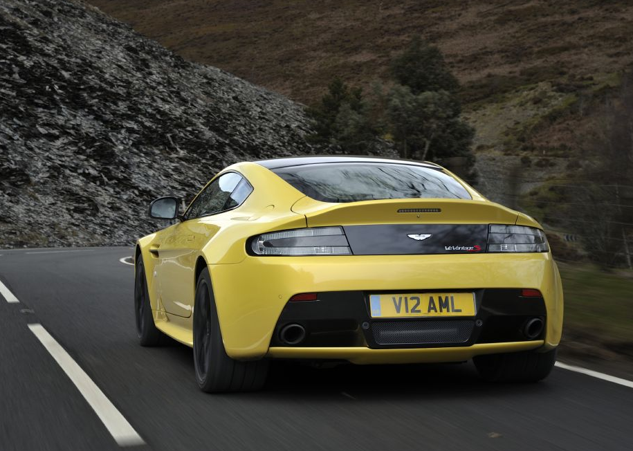 Aston-Martin-V12-Vantage