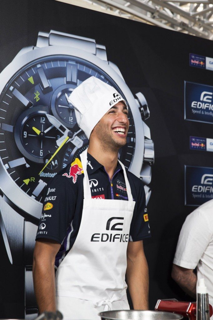 casio-edifice-monza-accessori-redbull