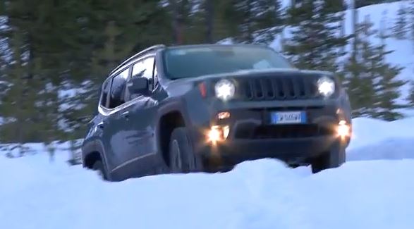 jeep-renegade-on-ice