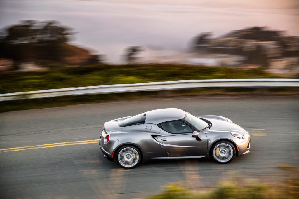 2015-alfa-romeo-4c_03