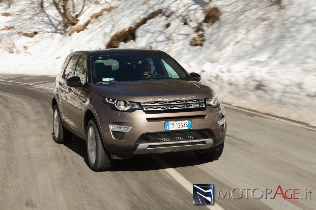 LR Discovery Sport-01