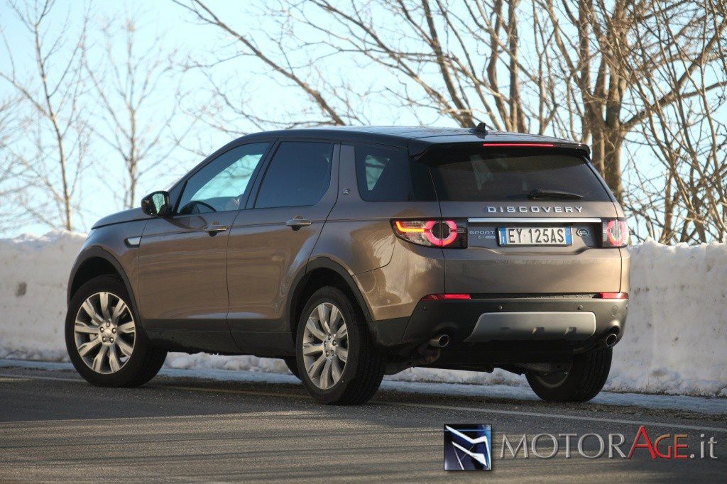 LR Discovery Sport-11