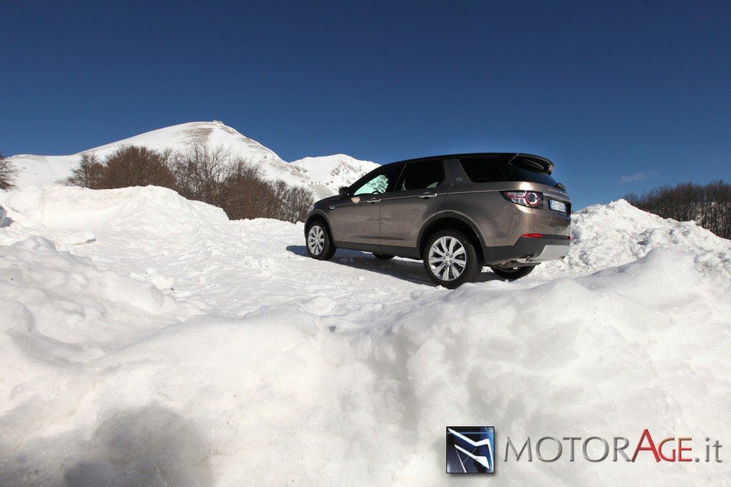 LR Discovery Sport-13