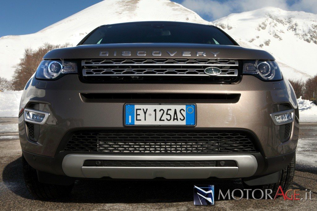 LR Discovery Sport-24