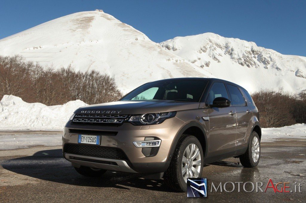 LR Discovery Sport-25