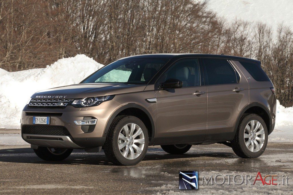 LR Discovery Sport-27