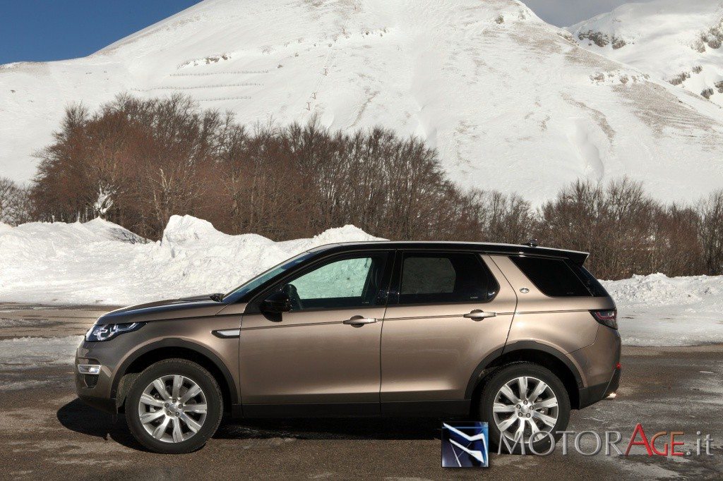 LR Discovery Sport-29