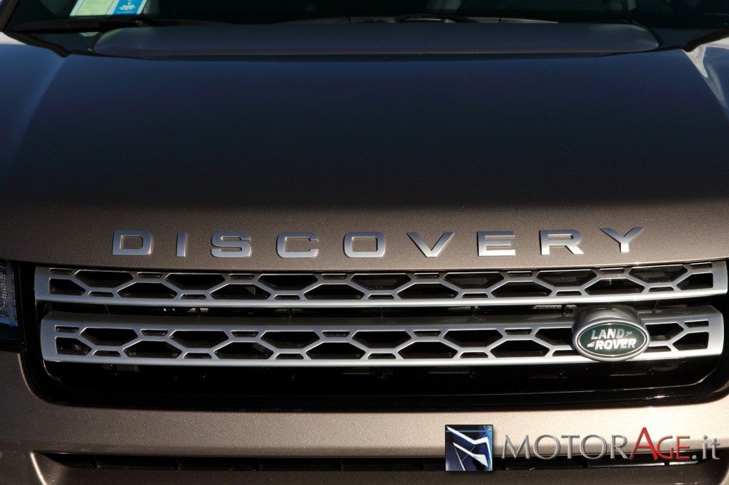 LR Discovery Sport-33