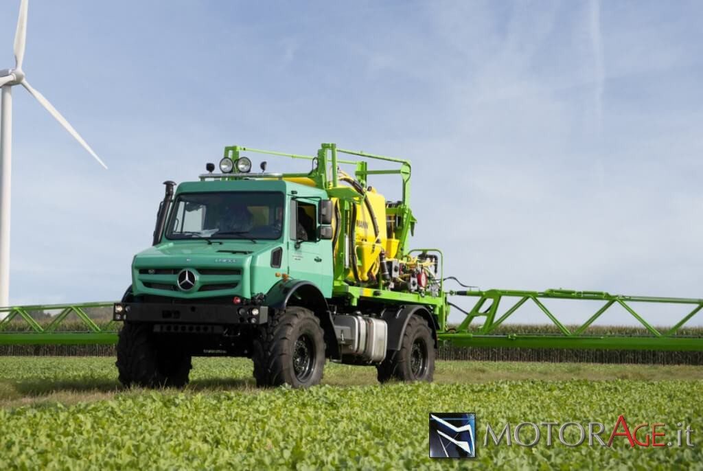 Mercedes-Benz-Unimog U-4023-09