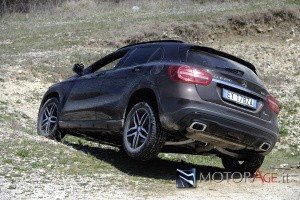 mercedes-benz-GLA-enduro