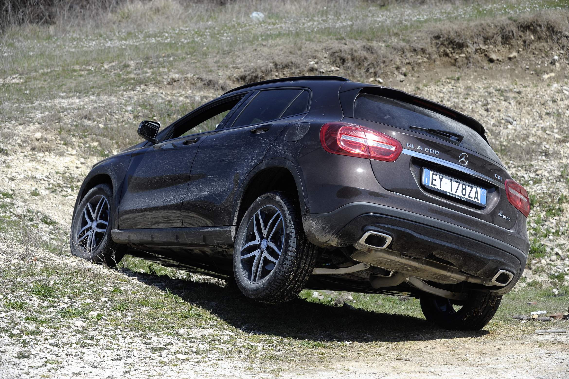 mercedes-benz-GLA-enduro