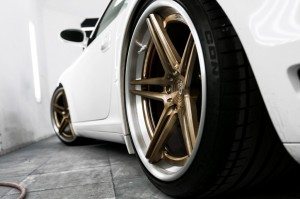 ADV1white-goldPcar8