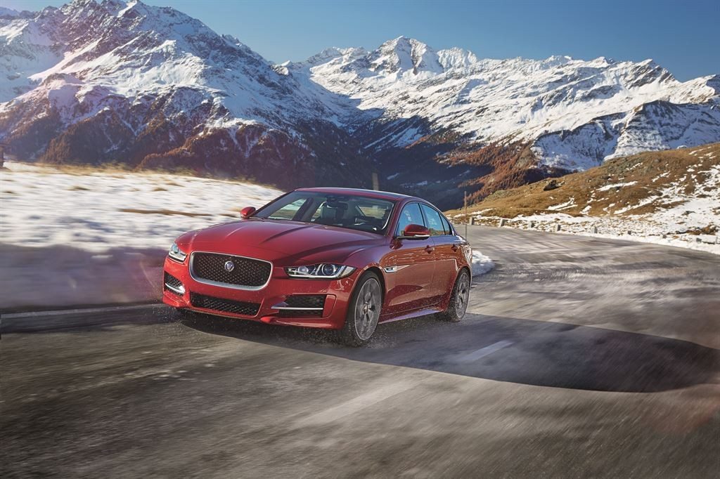 Jaguar XE AWD my17 15 01
