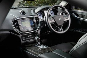 Maserati Ghibli_interior front cabin (11)