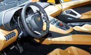 2015-Lamborghini-Aventador-Interior-Fantastic-Wallpaper-1280x782