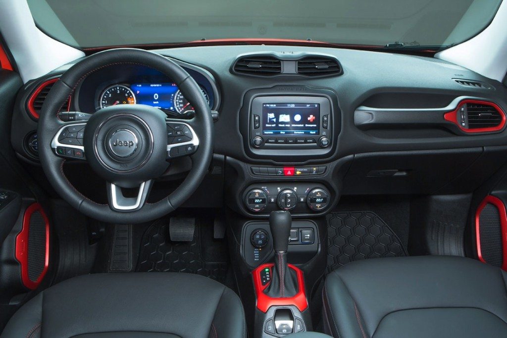 2015_Jeep_Renegade_08