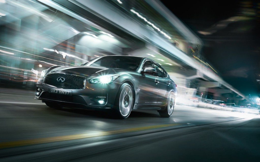 2015_infiniti_Q70_03