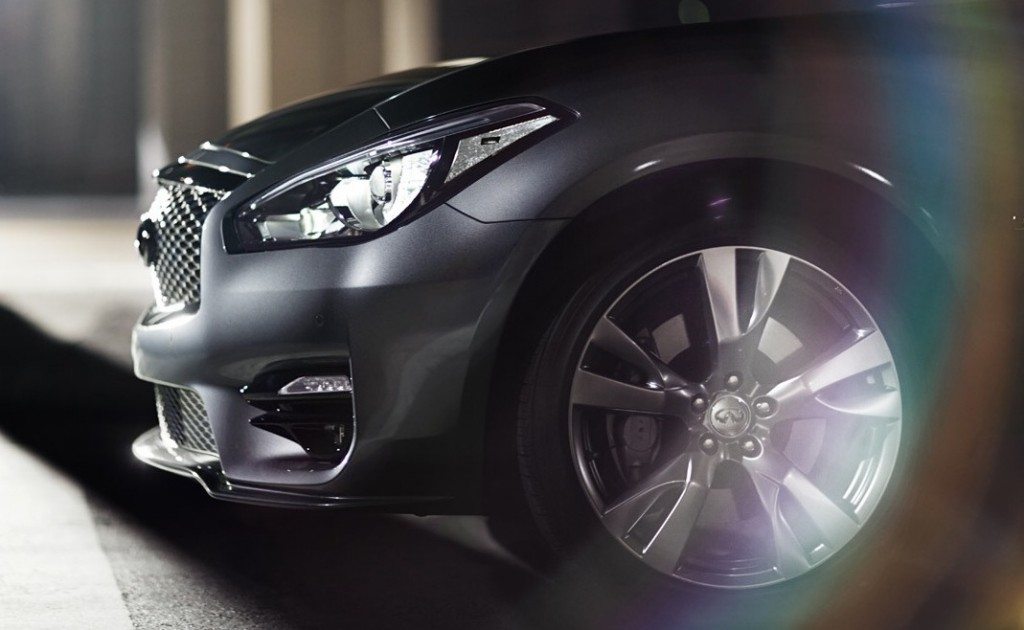 2015_infiniti_Q70_05