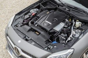 Mercedes-Benz SLC 300, Motorraum, Vierzylinder, 180 kW (245 PS) Mercedes-Benz SLC 300, four cylinder engine, 180 kW (245 hp)