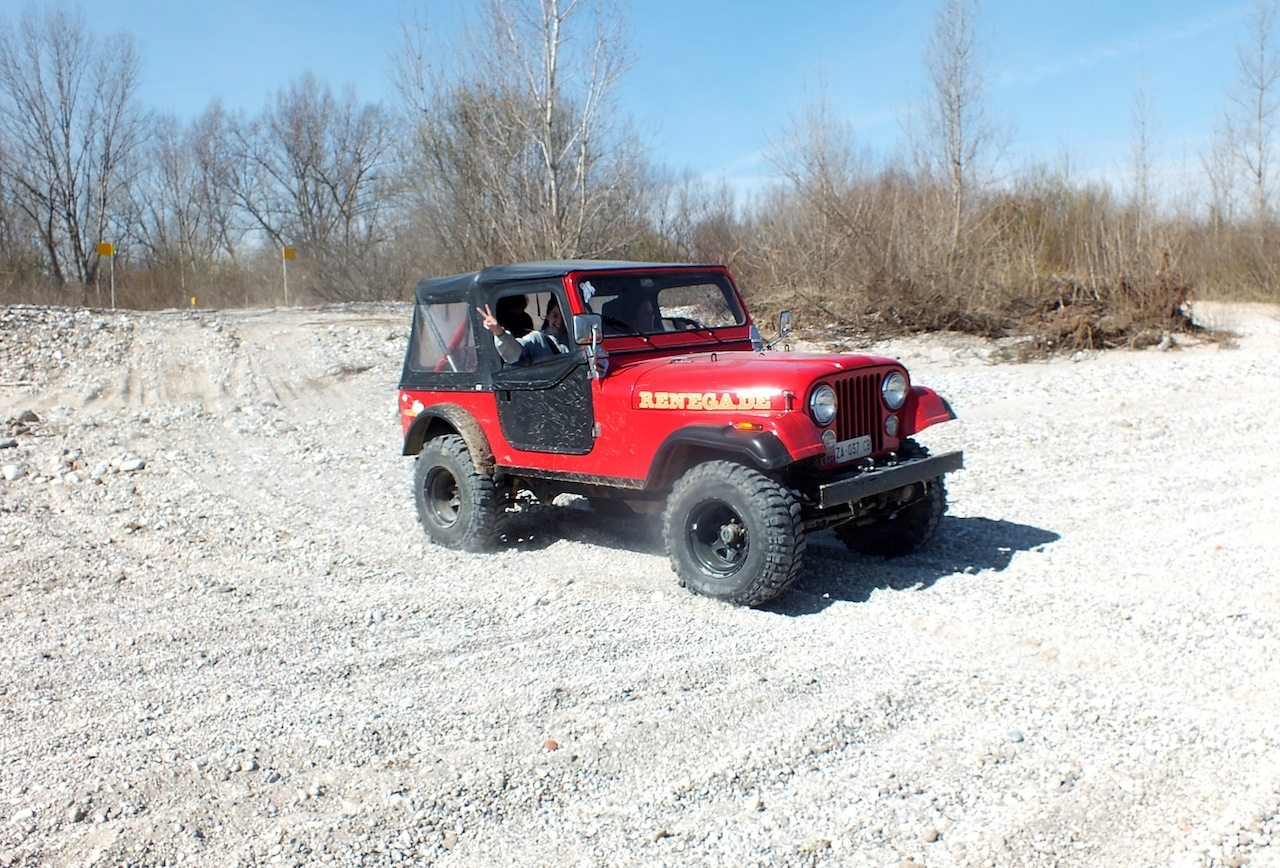 raduno rosa Jeep