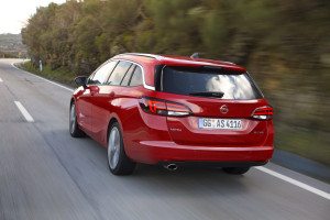 Opel-Astra-Sports-Tourer-299466 (FILEminimizer)