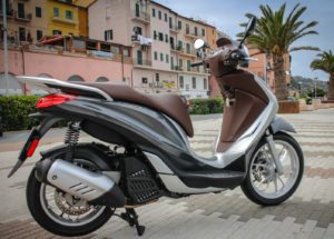 Piaggio-Medley-125-04