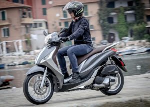 Piaggio-Medley-125-08