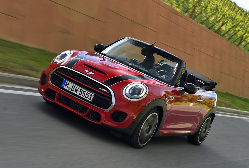 2017-mini-convertible-jcw-01