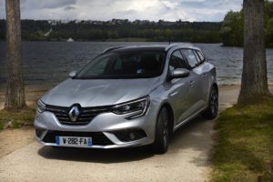 2016-Renault-Megane Sporter-01