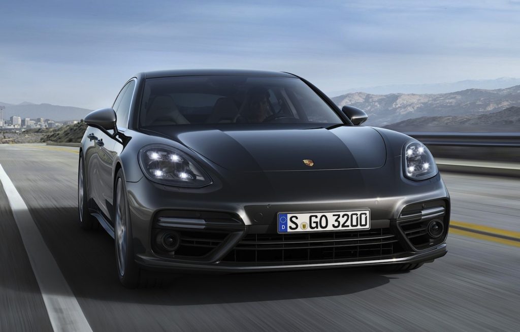 2017-porsche_panamera-turbo-01