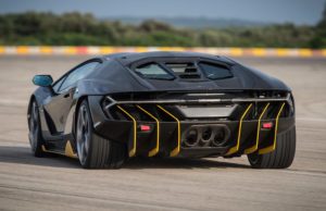 Lamborghini-Centenario-LP-770-4-rear-end